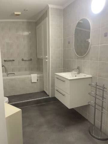 Ferienwohnung "Seeblick" - Badezimmer Obergeschoss mit Badewanne
