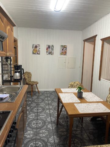 Ferienwohnung "Seeblick" - Küche mit Sitzecke