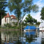 Blick auf das Gasthaus "Am Rheinsberger See"