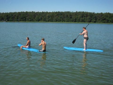 Spaß für Jung und Alt auf dem Kane der Bungalowvermietung "Am Rheinsberger See"