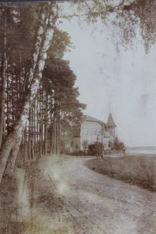 Blick auf das Gasthaus um 1930