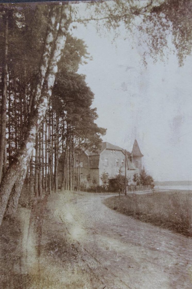 Blick auf das Gasthaus um 1930