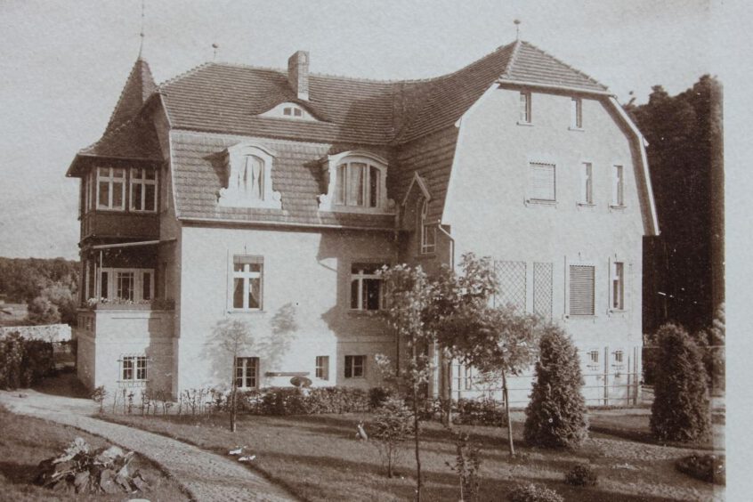 Das Gasthaus im neuen Bauzustand um 1920